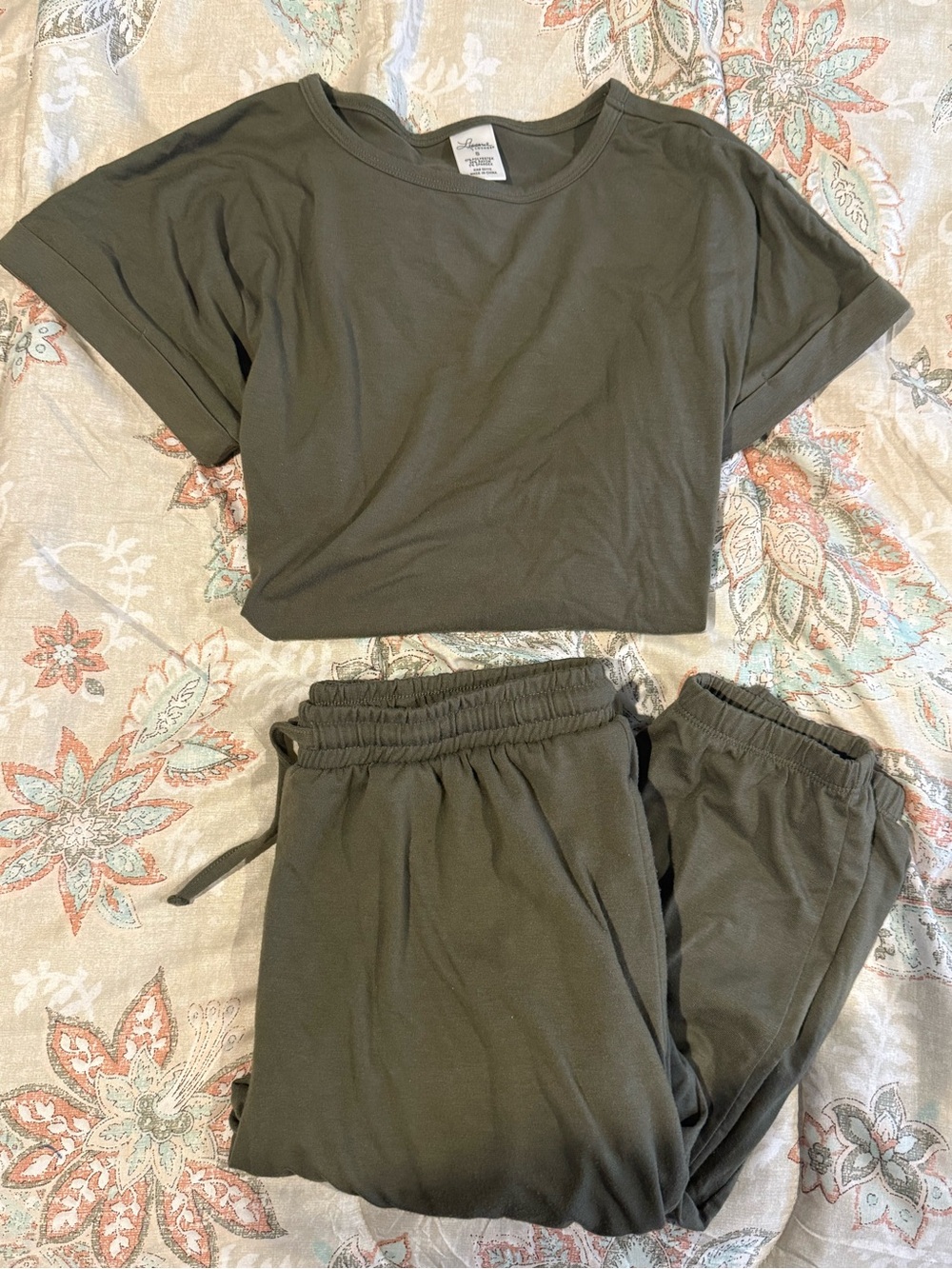 Women’s Olive Green Pajama Set - Short Sleeve Top & Jogger Pants